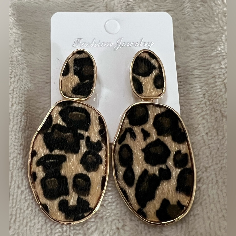 Leopard Print Earrings Lightweight Geometric Faux Leather Drop Dangle Earrings